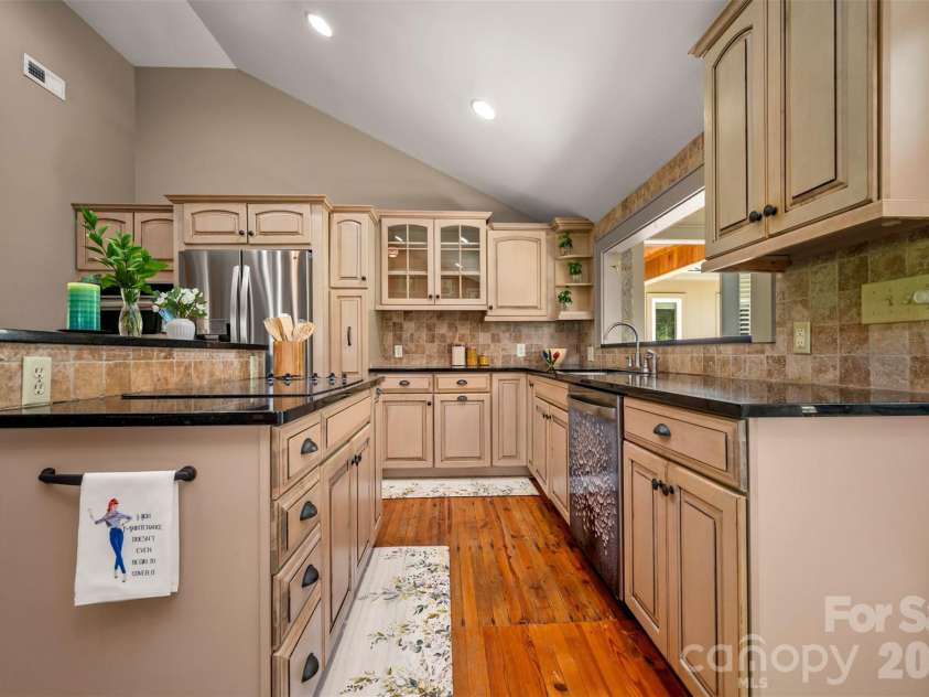 183-185 Rubin Thorne Road, Campobello, SC 29322.  MLS# CAR4366697, YatesRealty ID 21276. 