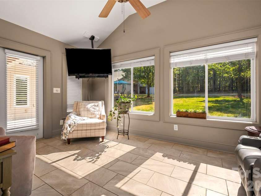 183-185 Rubin Thorne Road, Campobello, SC 29322.  MLS# CAR4366697, YatesRealty ID 21276. 