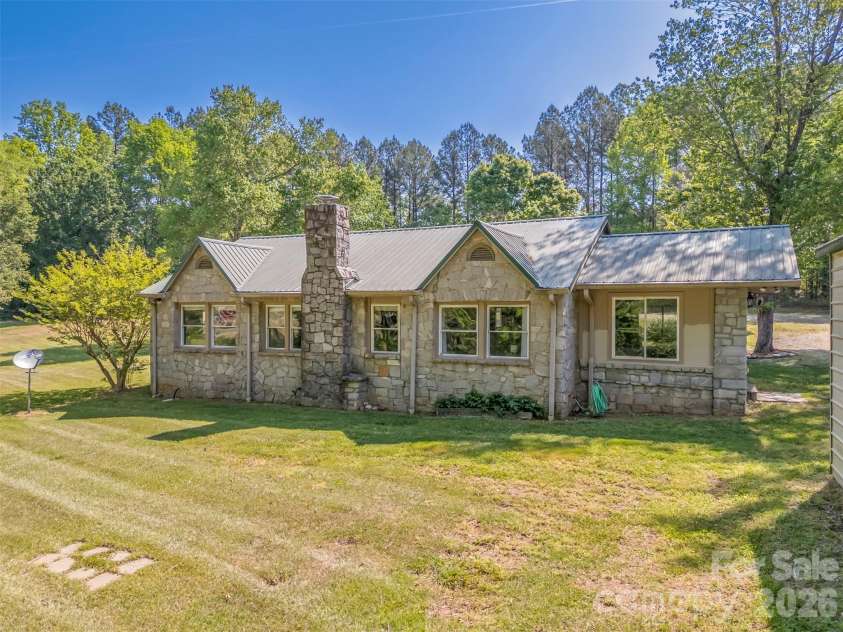 183-185 Rubin Thorne Road, Campobello, SC 29322.  MLS# CAR4366697, YatesRealty ID 21276. 