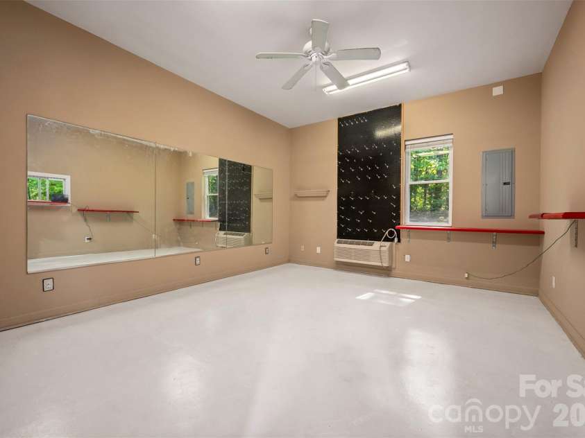 183-185 Rubin Thorne Road, Campobello, SC 29322.  MLS# CAR4366697, YatesRealty ID 21276. 