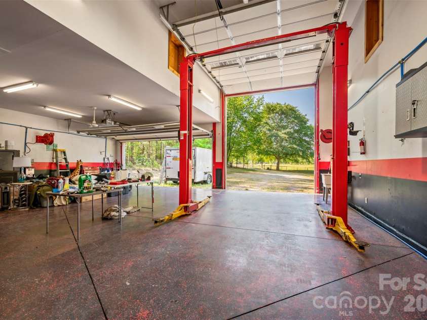 183-185 Rubin Thorne Road, Campobello, SC 29322.  MLS# CAR4366697, YatesRealty ID 21276. 