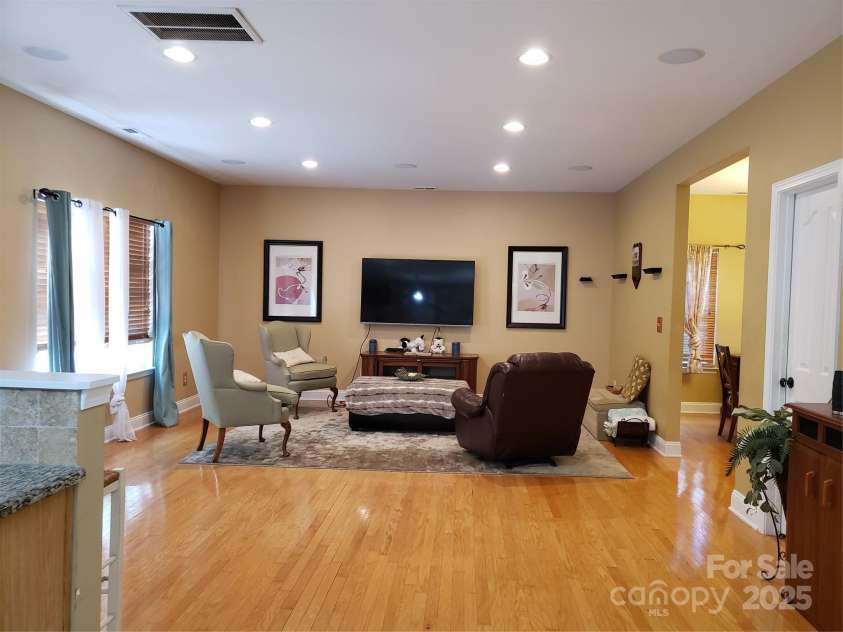 2206 Golden Larch Lane, Waxhaw, NC 28173.  MLS# CAR4244532, YatesRealty ID 21276. 