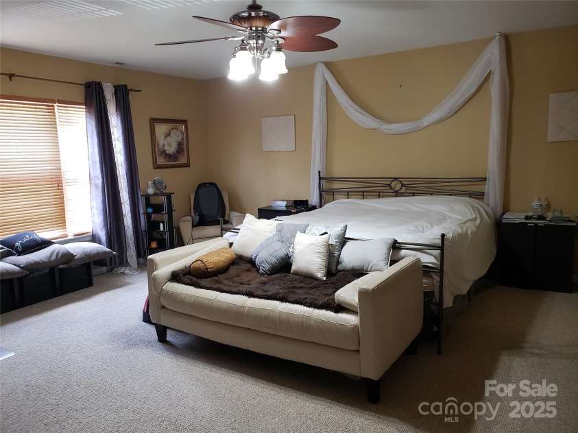 2206 Golden Larch Lane, Waxhaw, NC 28173.  MLS# CAR4244532, YatesRealty ID 21276. 