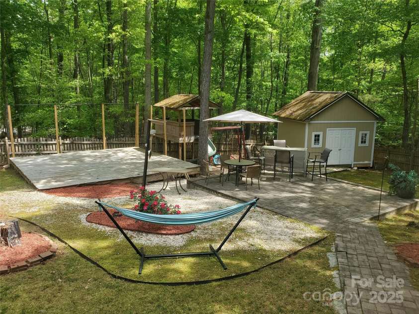 2206 Golden Larch Lane, Waxhaw, NC 28173.  MLS# CAR4244532, YatesRealty ID 21276. 