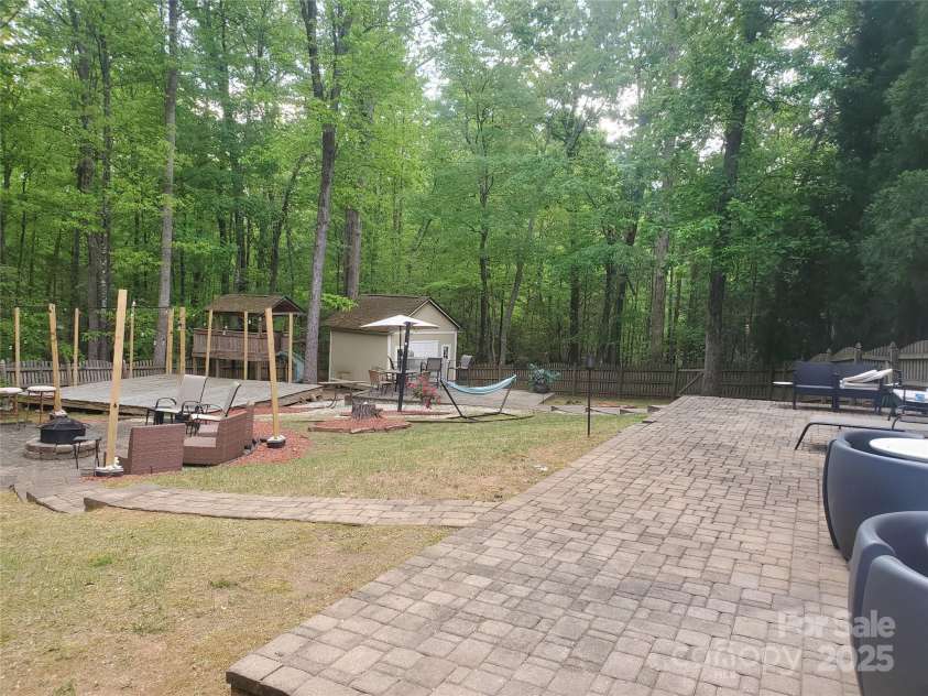 2206 Golden Larch Lane, Waxhaw, NC 28173.  MLS# CAR4244532, YatesRealty ID 21276. 