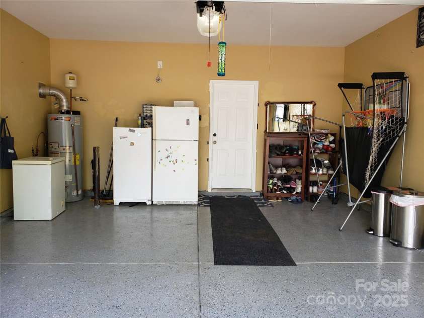 2206 Golden Larch Lane, Waxhaw, NC 28173.  MLS# CAR4244532, YatesRealty ID 21276. 