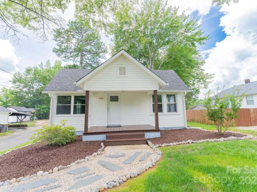 1208 Martin Luther King Avenue, Kannapolis, NC 28083.  MLS# CAR4271150, YatesRealty ID 21278. 