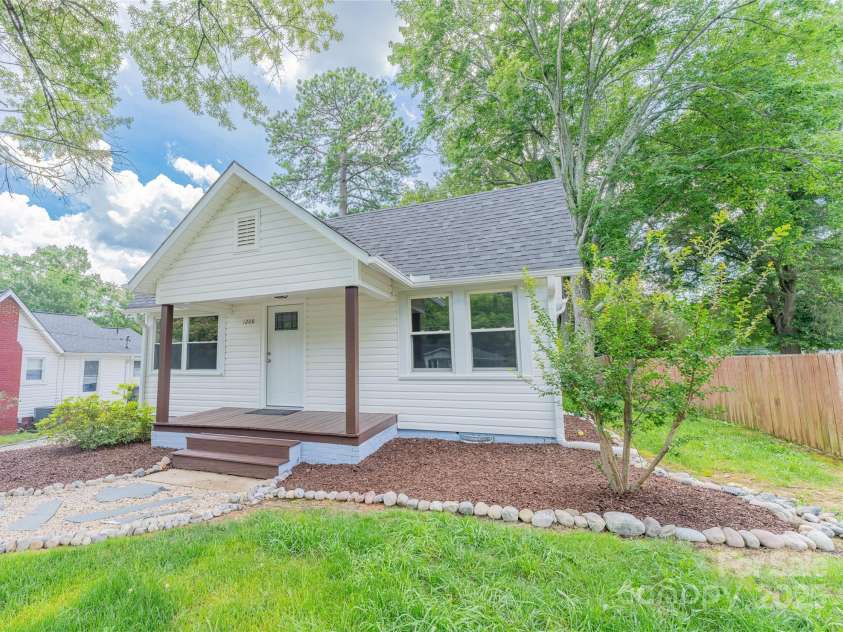 1208 Martin Luther King Avenue, Kannapolis, NC 28083.  MLS# CAR4271150, YatesRealty ID 21278. 