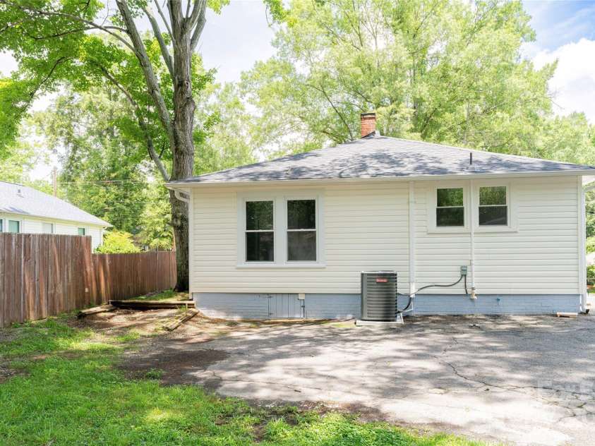 1208 Martin Luther King Avenue, Kannapolis, NC 28083.  MLS# CAR4271150, YatesRealty ID 21278. 