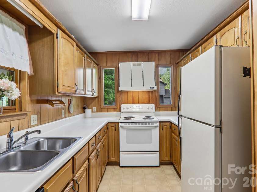 267 Caldwell Drive, Maggie Valley, NC 28751.  MLS# CAR4377603, YatesRealty ID 21278. 