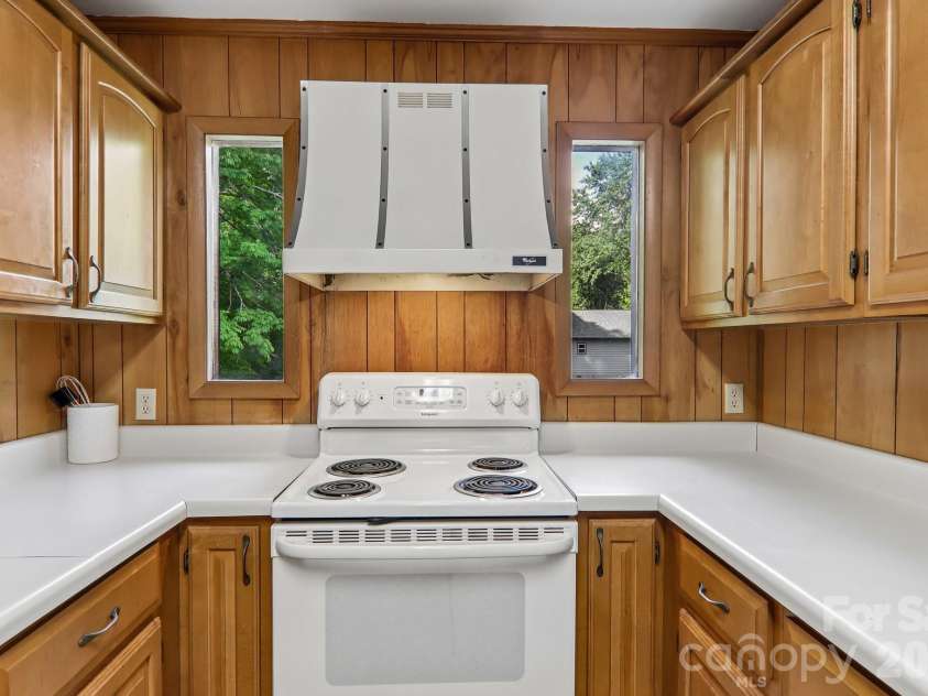 267 Caldwell Drive, Maggie Valley, NC 28751.  MLS# CAR4377603, YatesRealty ID 21278. 