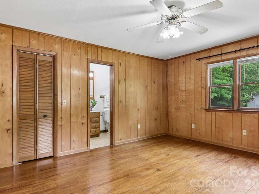 267 Caldwell Drive, Maggie Valley, NC 28751.  MLS# CAR4377603, YatesRealty ID 21278. 