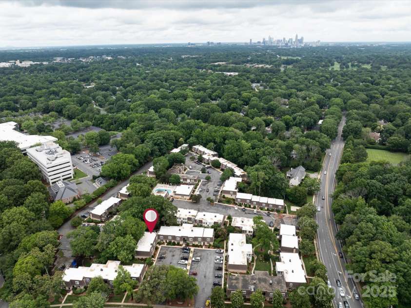 1708 Roxborough Road, Charlotte, NC 28211.  MLS# CAR4271759, YatesRealty ID 21279. 