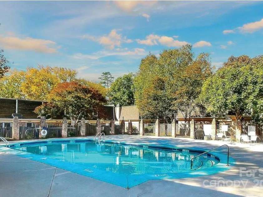 1708 Roxborough Road, Charlotte, NC 28211.  MLS# CAR4271759, YatesRealty ID 21279. Large pool and clubhouse
