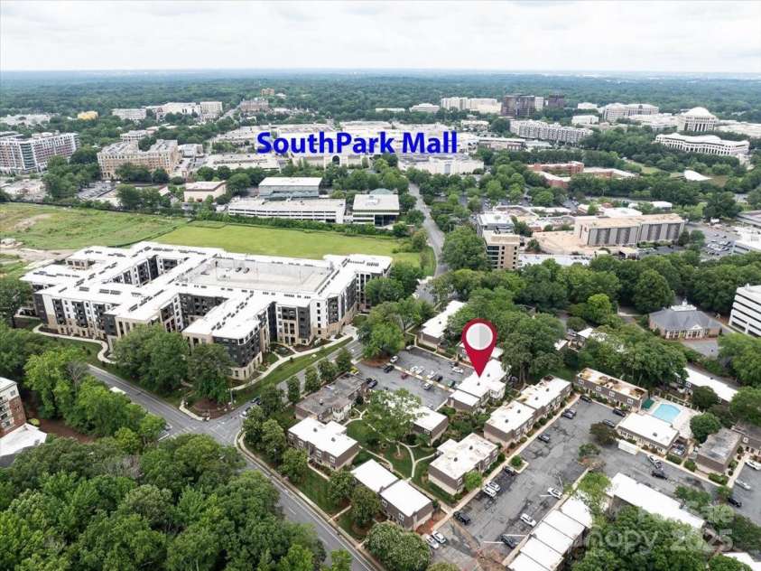 1708 Roxborough Road, Charlotte, NC 28211.  MLS# CAR4324913, YatesRealty ID 21279. 