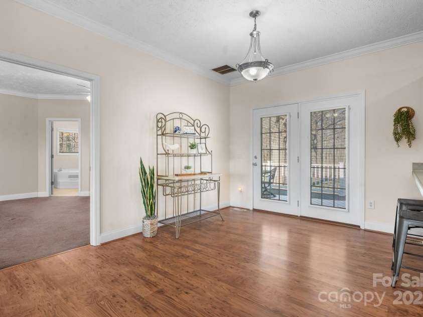 468 White Oak Branch Road, Statesville, NC 28625.  MLS# CAR4225027, YatesRealty ID 2128. 