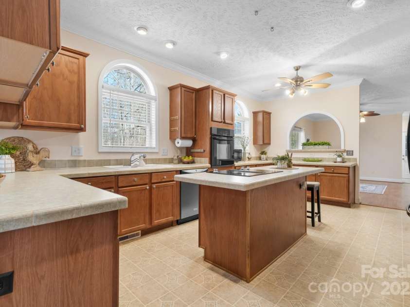 468 White Oak Branch Road, Statesville, NC 28625.  MLS# CAR4225027, YatesRealty ID 2128. 