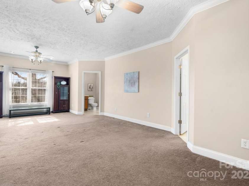 468 White Oak Branch Road, Statesville, NC 28625.  MLS# CAR4225027, YatesRealty ID 2128. 