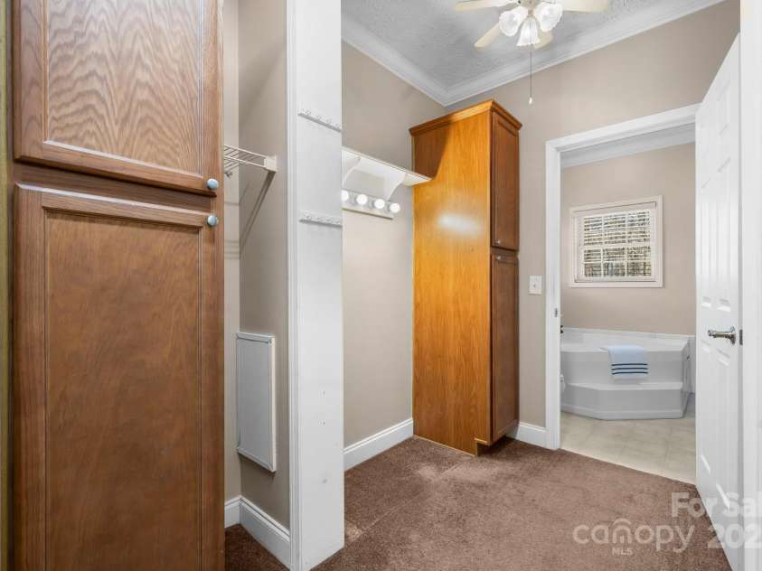 468 White Oak Branch Road, Statesville, NC 28625.  MLS# CAR4225027, YatesRealty ID 2128. 