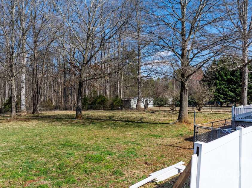 468 White Oak Branch Road, Statesville, NC 28625.  MLS# CAR4225027, YatesRealty ID 2128. 