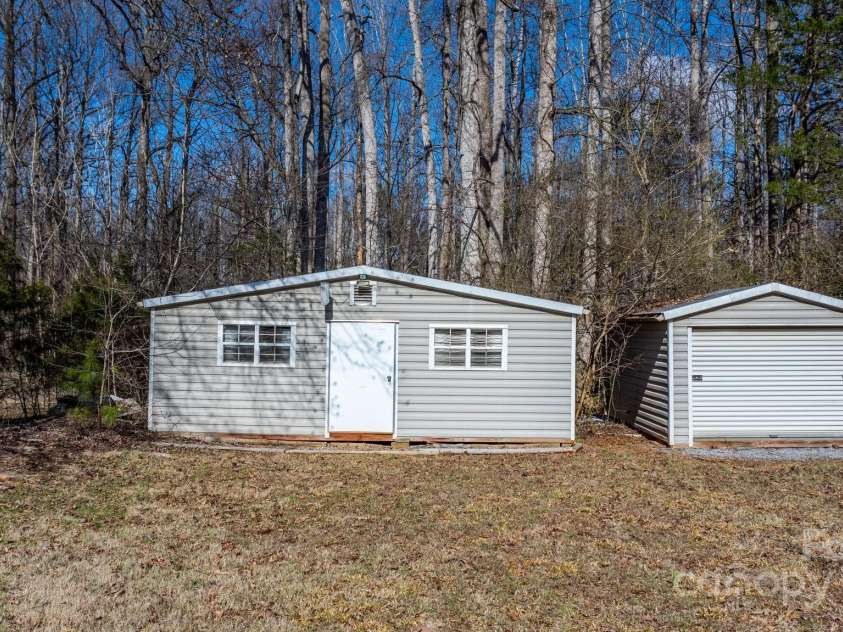 468 White Oak Branch Road, Statesville, NC 28625.  MLS# CAR4225027, YatesRealty ID 2128. 