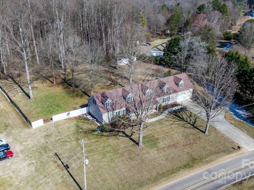 468 White Oak Branch Road, Statesville, NC 28625.  MLS# CAR4225027, YatesRealty ID 2128. 