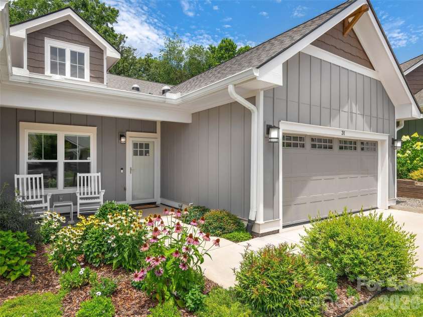 31 Cozy Cottage Way, Arden, NC 28704.  MLS# CAR4364624, YatesRealty ID 21280. 