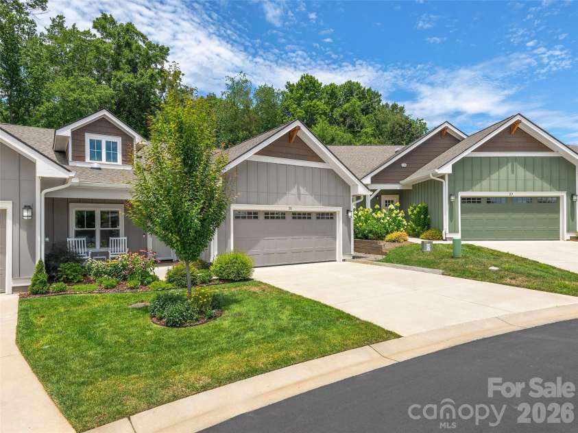 31 Cozy Cottage Way, Arden, NC 28704.  MLS# CAR4364624, YatesRealty ID 21280. 