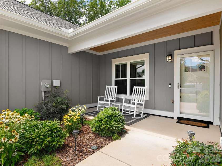 31 Cozy Cottage Way, Arden, NC 28704.  MLS# CAR4364624, YatesRealty ID 21280. 
