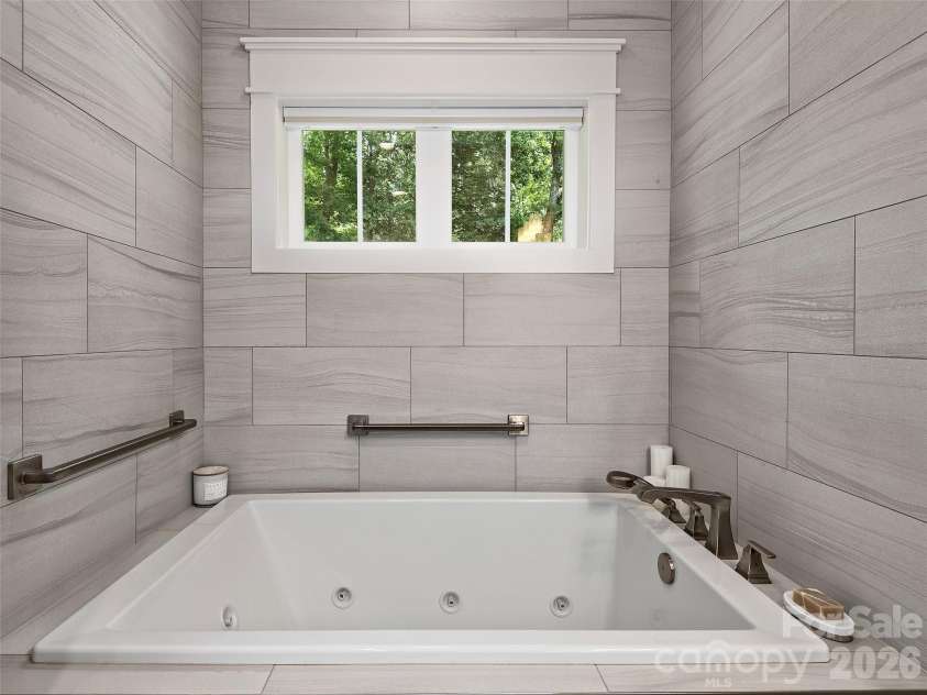 31 Cozy Cottage Way, Arden, NC 28704.  MLS# CAR4364624, YatesRealty ID 21280. 