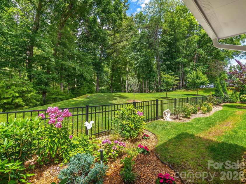 31 Cozy Cottage Way, Arden, NC 28704.  MLS# CAR4364624, YatesRealty ID 21280. 
