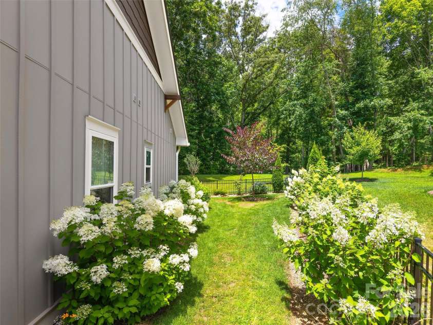 31 Cozy Cottage Way, Arden, NC 28704.  MLS# CAR4364624, YatesRealty ID 21280. 