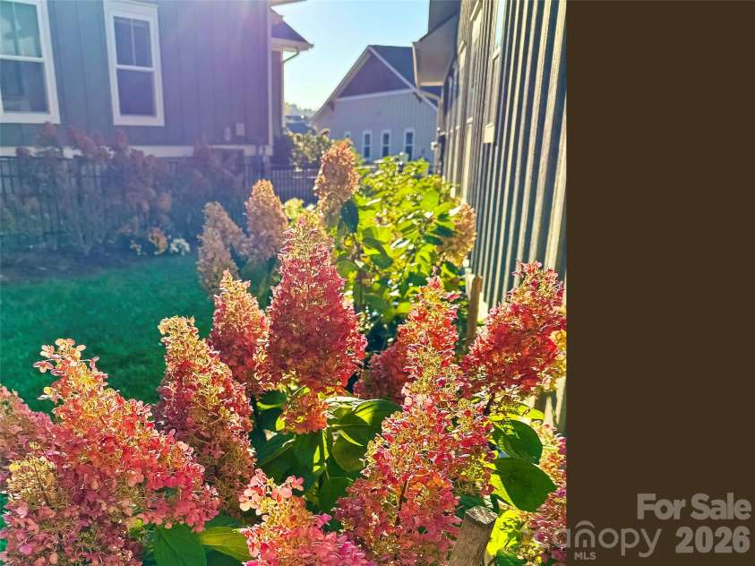 31 Cozy Cottage Way, Arden, NC 28704.  MLS# CAR4364624, YatesRealty ID 21280. 