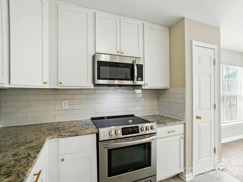 4982 Bentgrass Run Drive, Charlotte, NC 28269.  MLS# CAR4271129, YatesRealty ID 21280. 