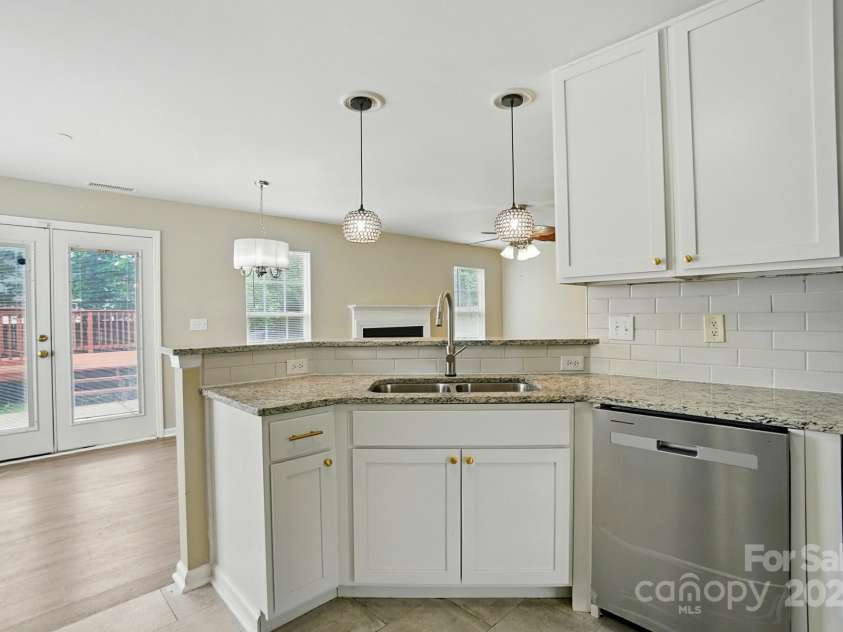 4982 Bentgrass Run Drive, Charlotte, NC 28269.  MLS# CAR4271129, YatesRealty ID 21280. 