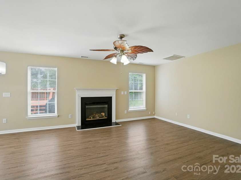 4982 Bentgrass Run Drive, Charlotte, NC 28269.  MLS# CAR4271129, YatesRealty ID 21280. 