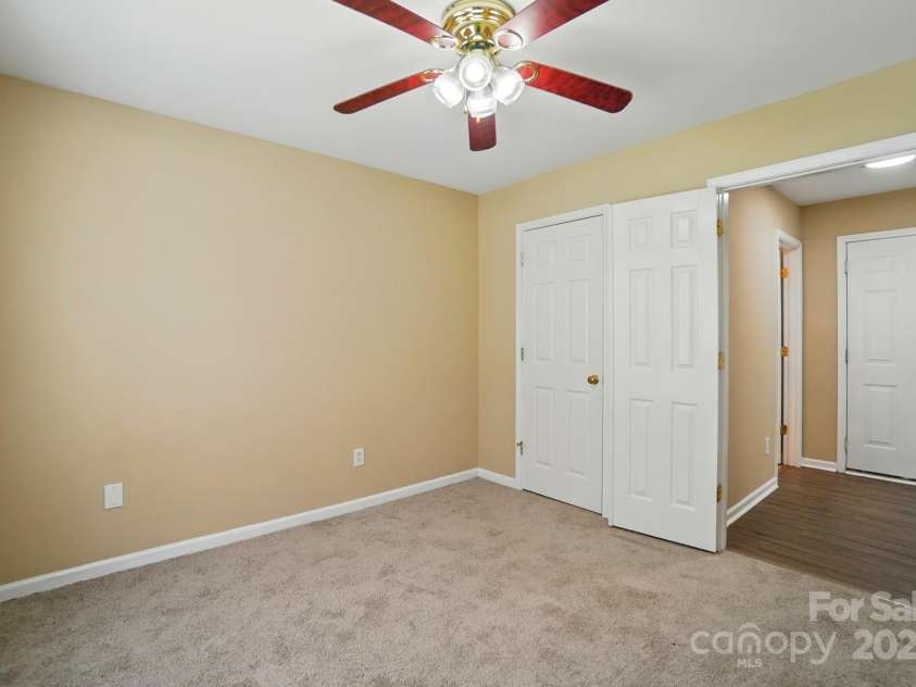 4982 Bentgrass Run Drive, Charlotte, NC 28269.  MLS# CAR4271129, YatesRealty ID 21280. 
