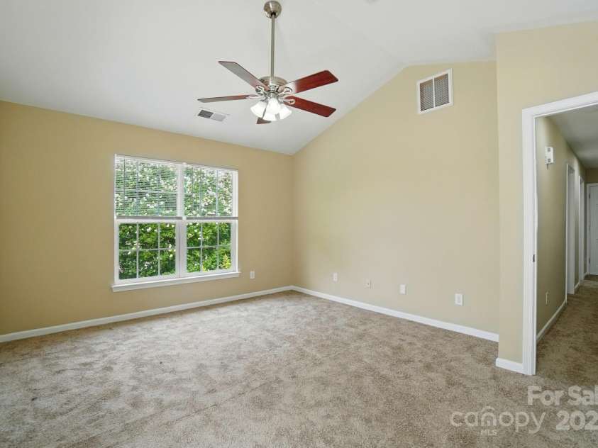 4982 Bentgrass Run Drive, Charlotte, NC 28269.  MLS# CAR4271129, YatesRealty ID 21280. 
