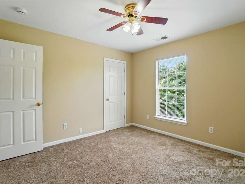 4982 Bentgrass Run Drive, Charlotte, NC 28269.  MLS# CAR4271129, YatesRealty ID 21280. 