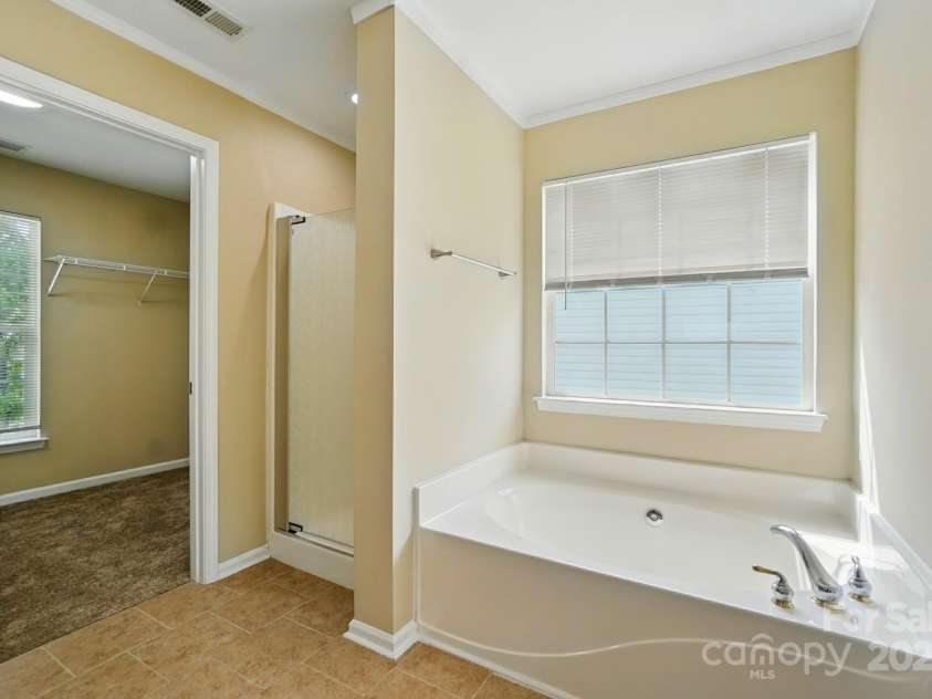 4982 Bentgrass Run Drive, Charlotte, NC 28269.  MLS# CAR4271129, YatesRealty ID 21280. 