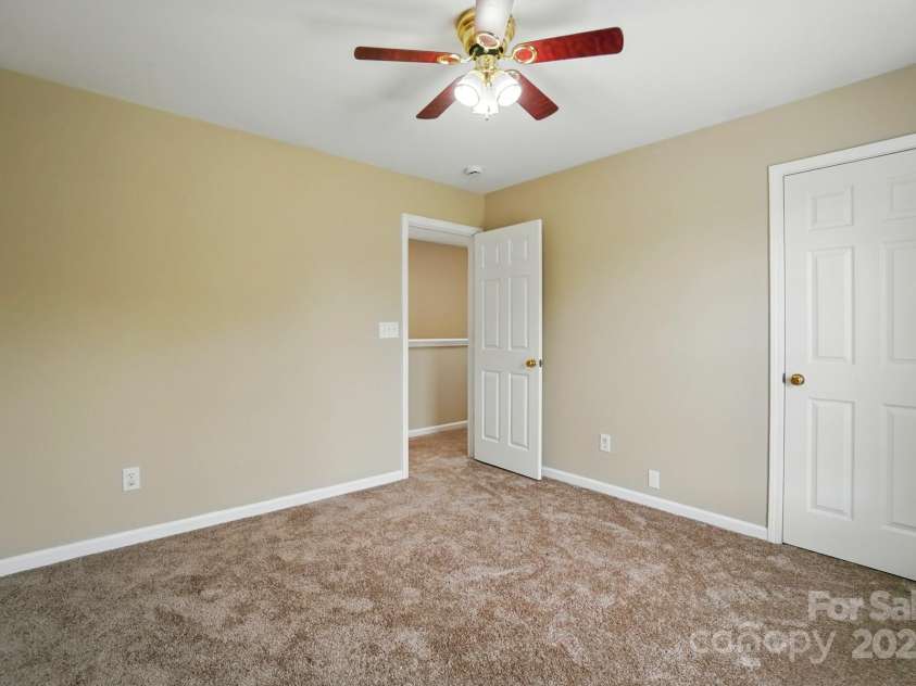 4982 Bentgrass Run Drive, Charlotte, NC 28269.  MLS# CAR4271129, YatesRealty ID 21280. 