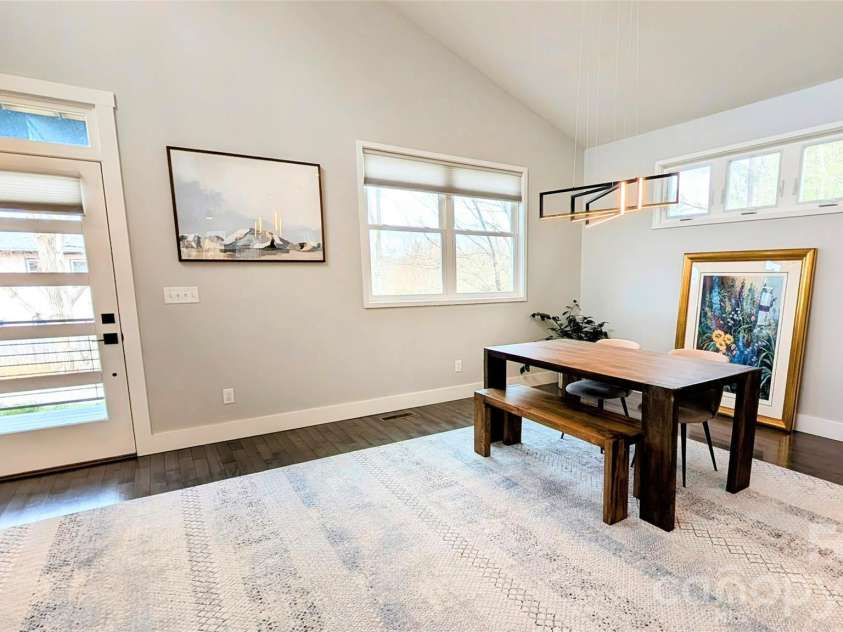 206 Flathouse Drive, Asheville, NC 28804.  MLS# CAR4374372, YatesRealty ID 21282. 