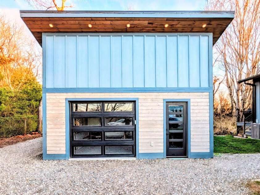 206 Flathouse Drive, Asheville, NC 28804.  MLS# CAR4374372, YatesRealty ID 21282. 
