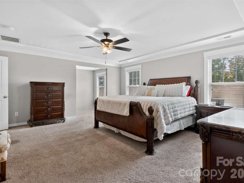 10012 Michael Crossing Drive, Charlotte, NC 28213.  MLS# CAR4358230, YatesRealty ID 21283. 