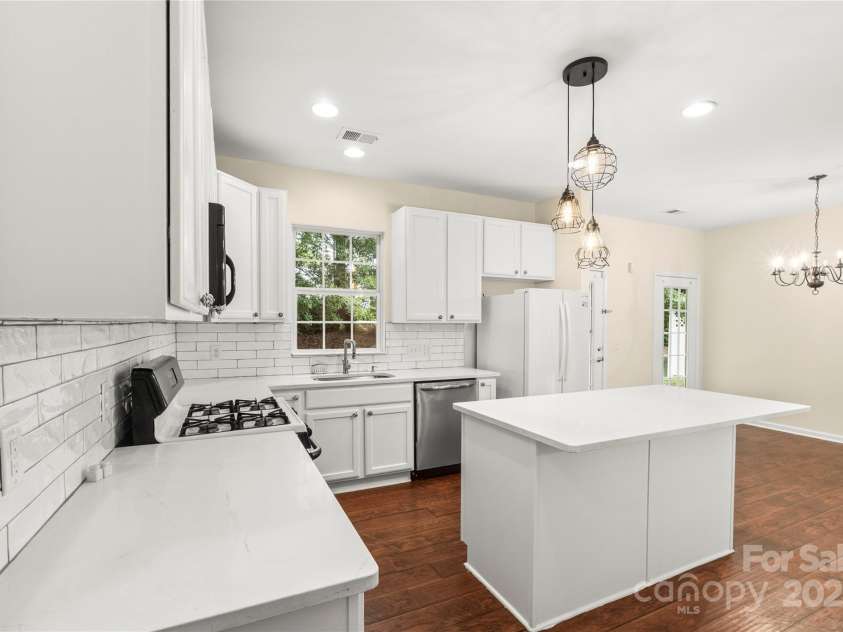 9430 Duckhorn Drive, Charlotte, NC 28277.  MLS# CAR4257670, YatesRealty ID 21283. 