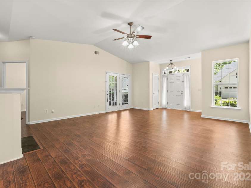 9430 Duckhorn Drive, Charlotte, NC 28277.  MLS# CAR4257670, YatesRealty ID 21283. 