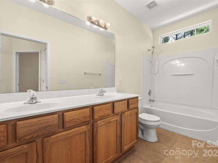 9430 Duckhorn Drive, Charlotte, NC 28277.  MLS# CAR4257670, YatesRealty ID 21283. 