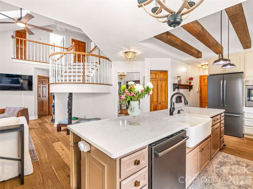 649 Upper Bailey Branch Road, Mars Hill, NC 28754.  MLS# CAR4344210, YatesRealty ID 21284. 