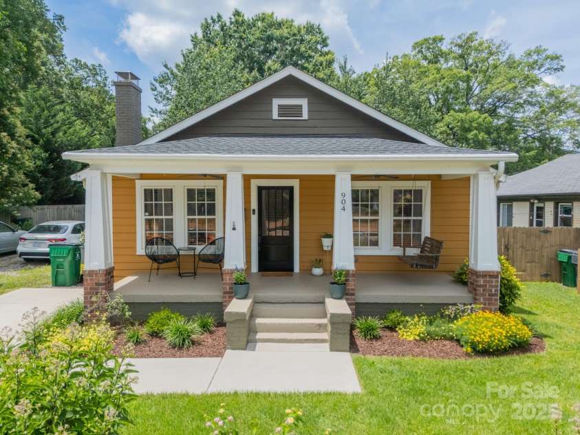904 Anderson Street, Charlotte, NC 28205.  MLS# CAR4266683, YatesRealty ID 21284. 