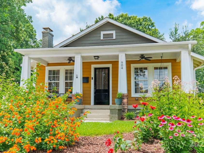 904 Anderson Street, Charlotte, NC 28205.  MLS# CAR4266683, YatesRealty ID 21284. 